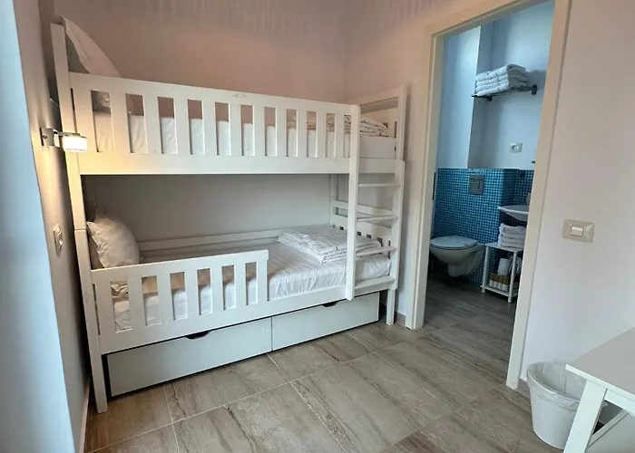 Halta Pescarus 게스트하우스 Douăzeci şi Trei August